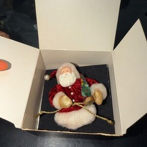 Avon santa pin ornament